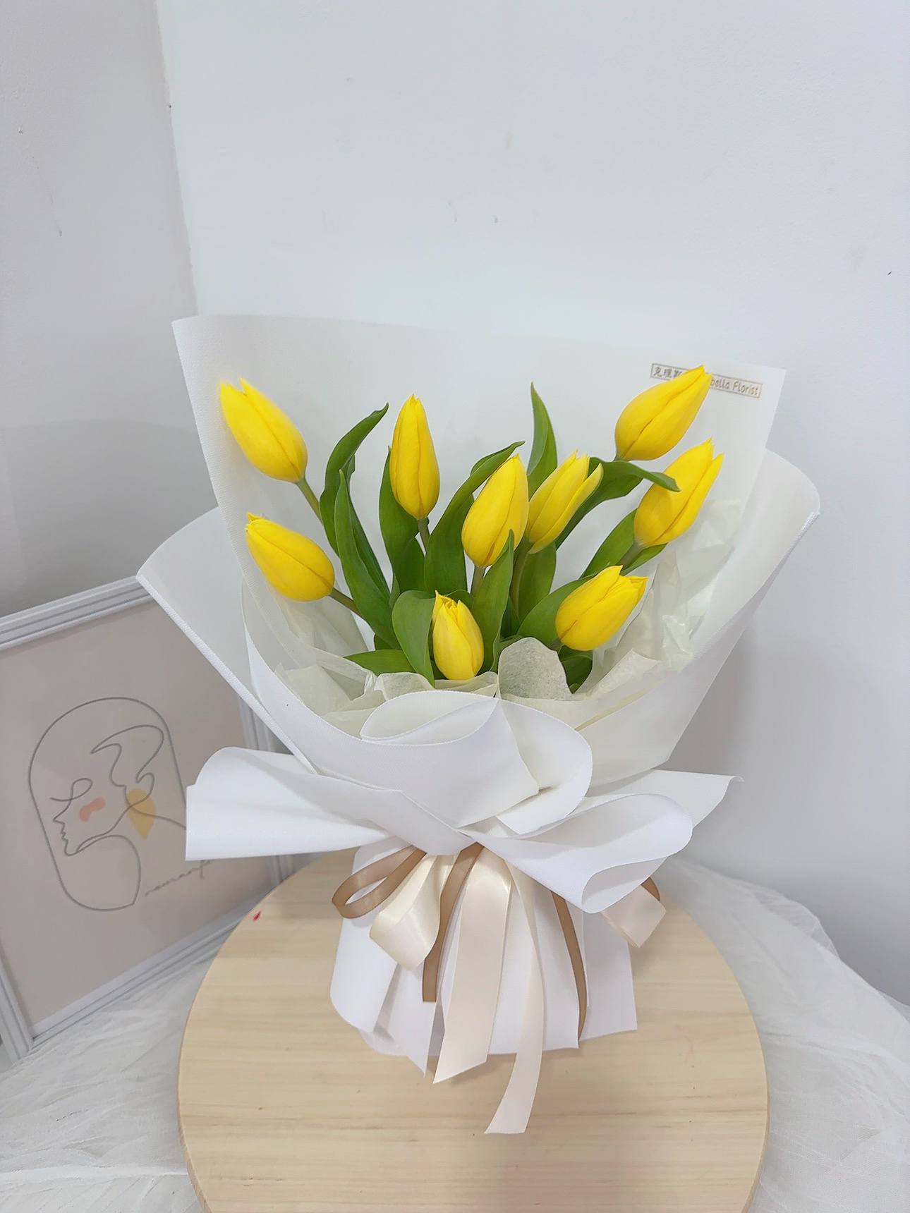 10 Stalks Fresh Yellow Tulips Bouquet