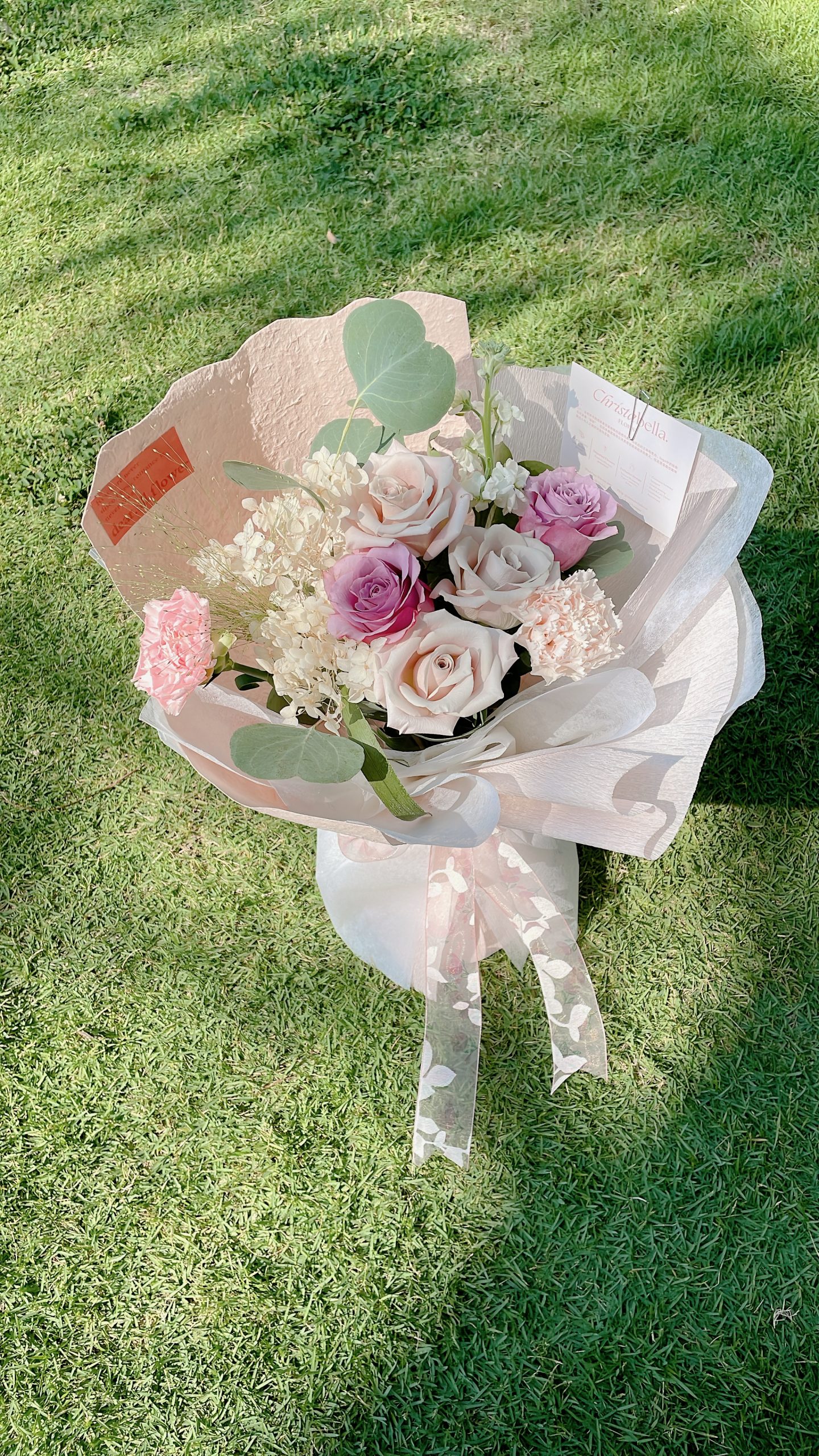 Fresh Mix Menta Roses & Purple Roses Flower Bouquet - Image 2