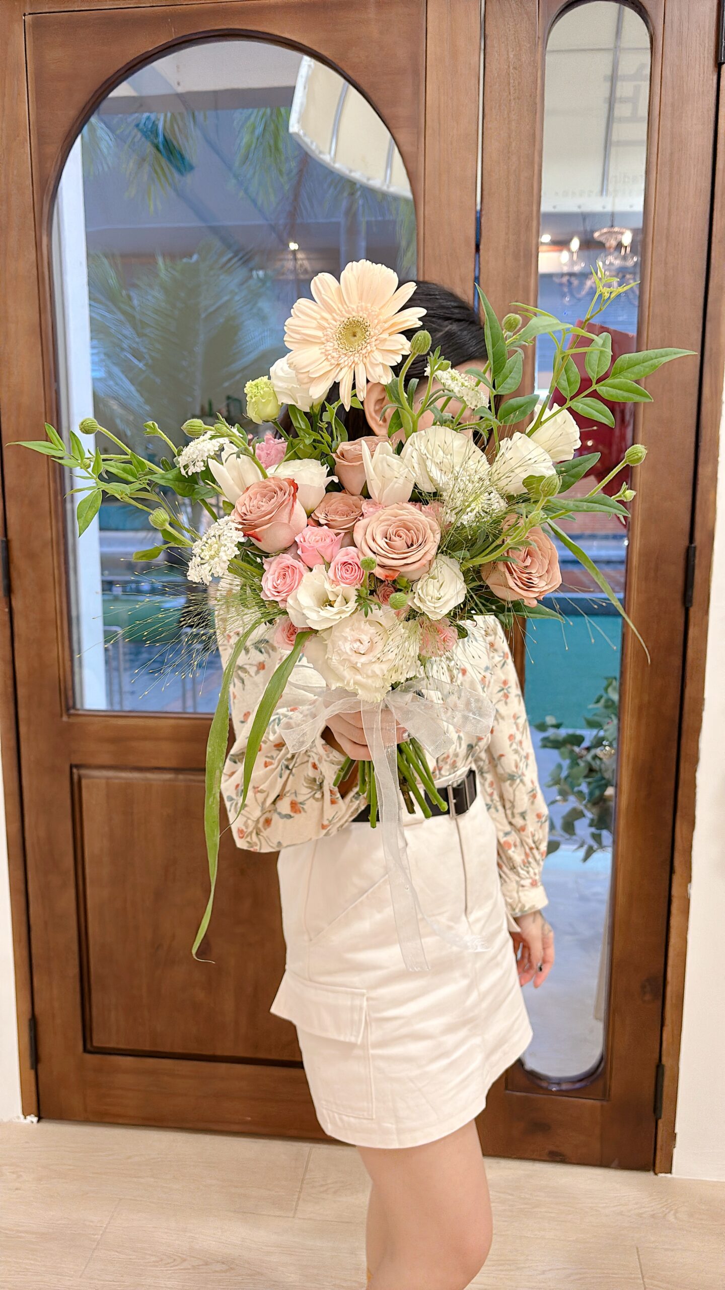 Fresh Cappuccino Roses Mix Sweet Sara Roses Spray Bridal Hand Bouquet - Image 2