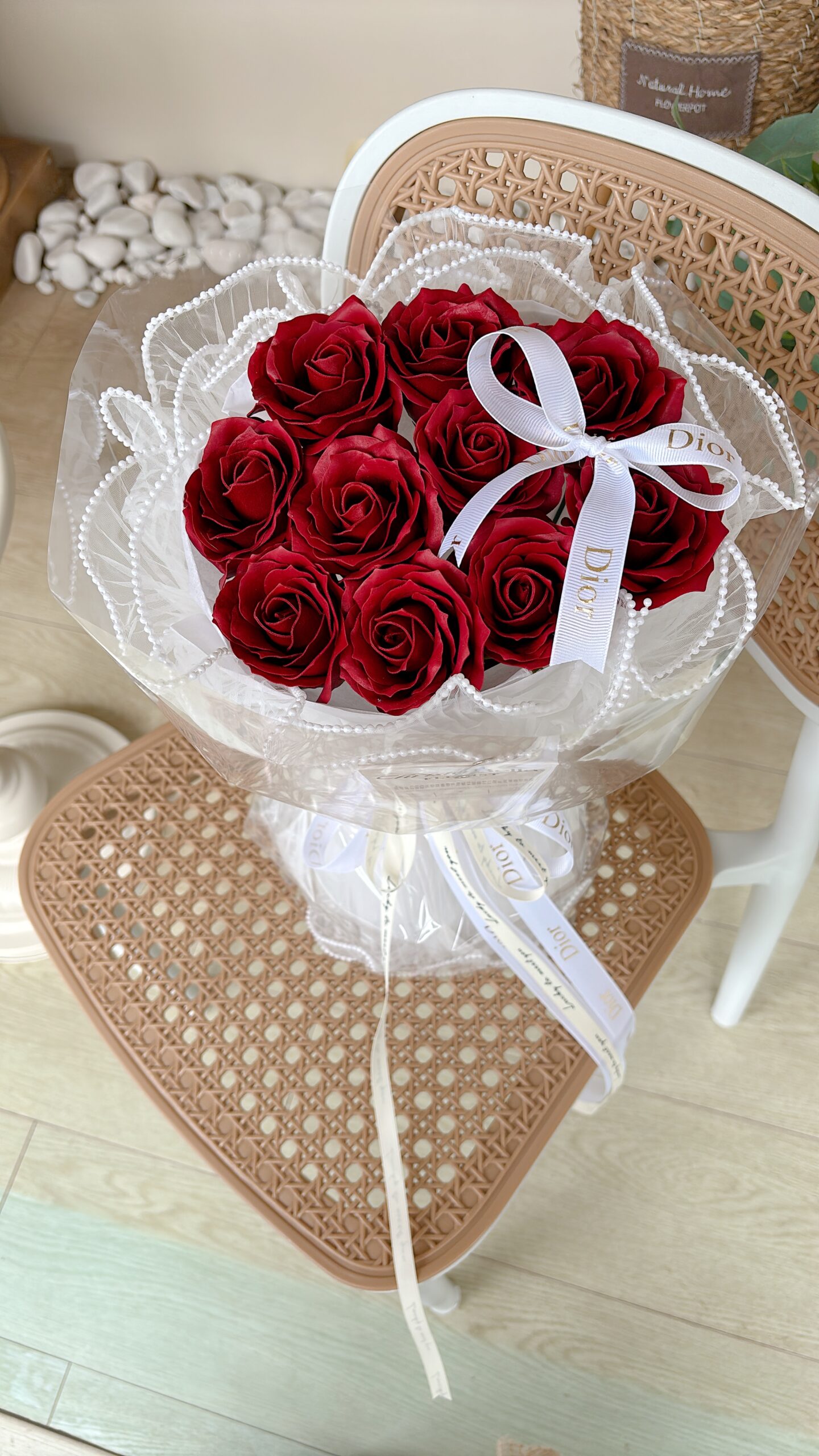 V2605-Sweet Red Roses 10 Stalks - Image 3