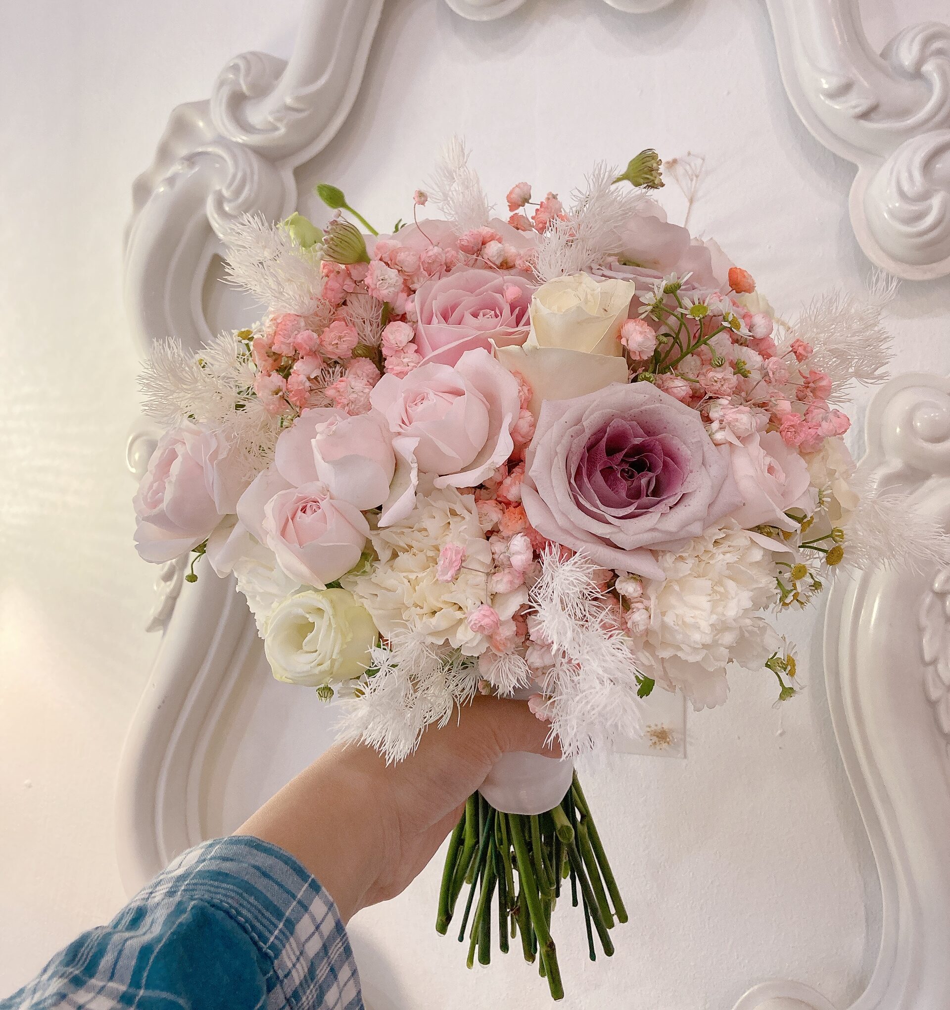 Fresh Mix Roses & CarnationFlower Bridal Hand Bouquet(JAN)