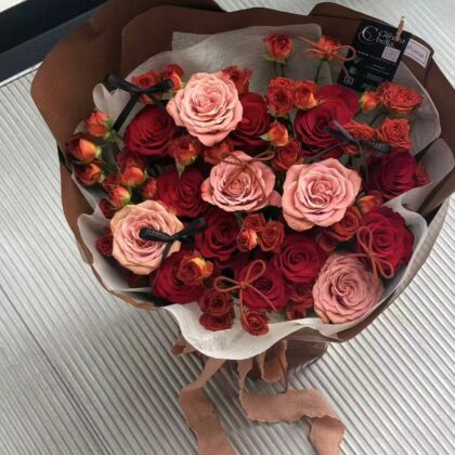 Fresh Mix Cappuccino Roses & Chocolate Bubbles Roses Spray Flower Bouquet(JUN)